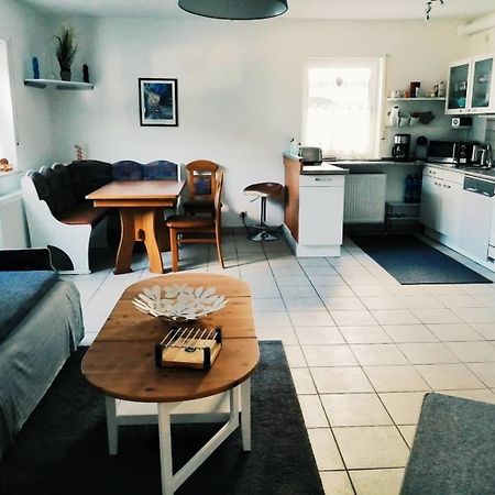 76 Qm Whg Im Eg Haus-Wohlfuehloase Vor Der Haustuer Lejlighed Gladenbach Eksteriør billede